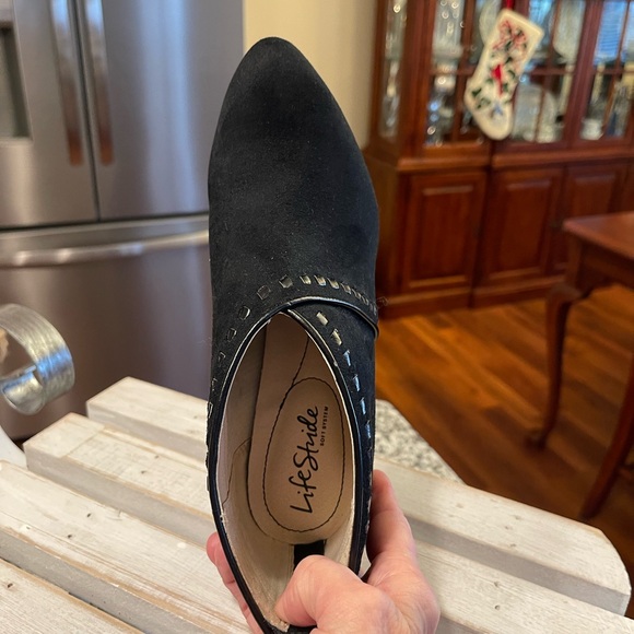 NIB Life Stride Giada Ankle Boot 6 1/2M Black - Picture 7 of 9